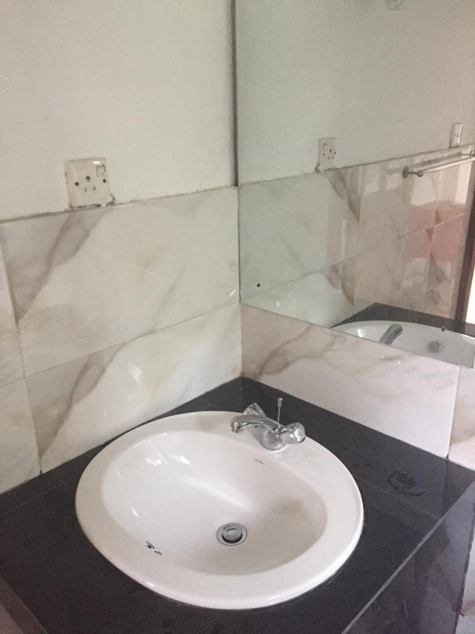 קנדי Upland Inn מראה חיצוני תמונה